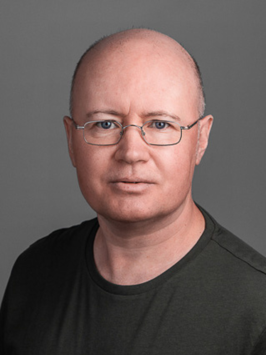 Dr. Denis Gryaznov